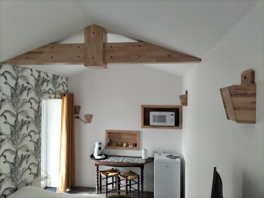 Logement Entier 3 Pieces Et Terrasse Mazieres-en-Gatine Экстерьер фото